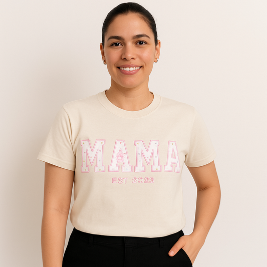 Camiseta MAMA - Bordada con amor y recuerdos